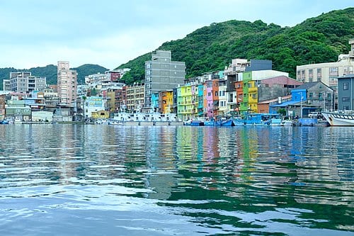 正濱漁港カラーハウス