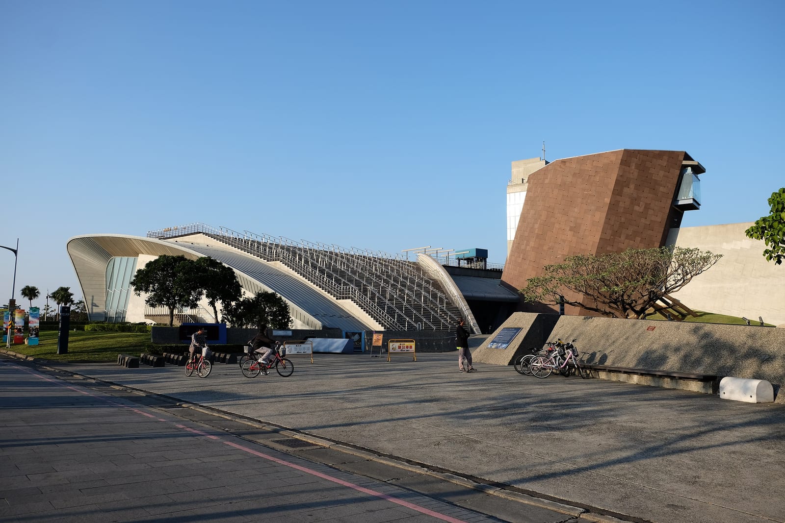 八里左岸公園と十三行博物館