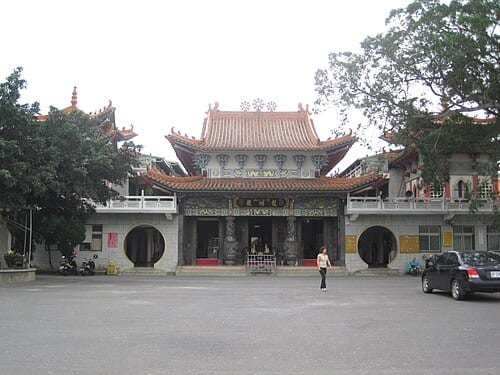 六甲赤山龍湖巌